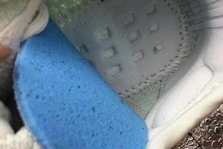 Yeezy Boost 350 V2 Hyperspace KIDS YEEZY EG7491 Bold 2139