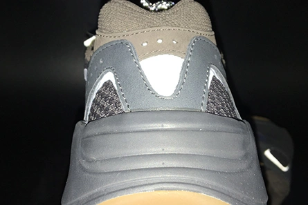 Yeezy Boost 700 V2 Trendy 1780