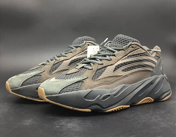 Yeezy Boost 700 V2 Trendy 1780