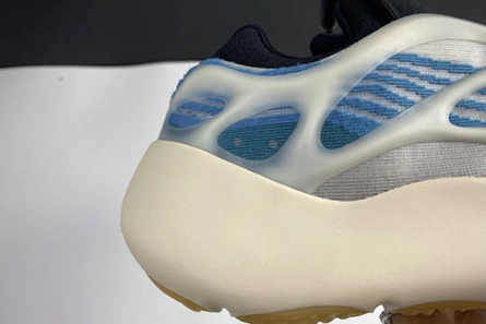 Yeezy Boost 700 V3 GY0260 Practical 1696