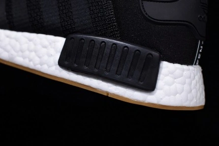 Compact adidas NMD R1 Black Gum B42200 1861
