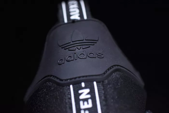 Compact adidas NMD R1 Black Gum B42200 1861