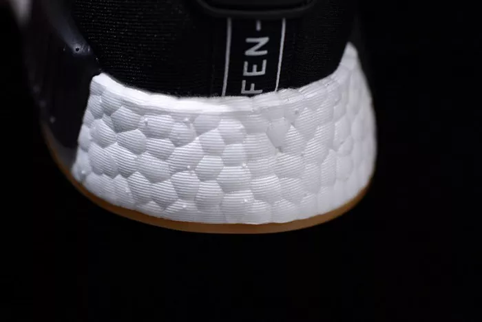 Compact adidas NMD R1 Black Gum B42200 1861