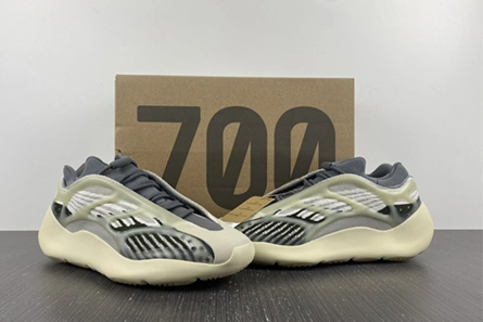 adidas Yeezy 700 V3 Fade ID1674 Minimalist 1657