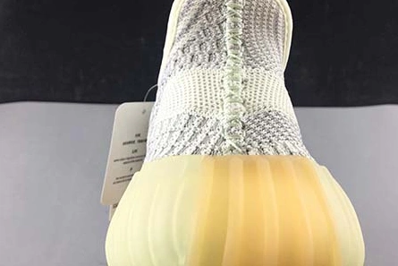 UrbanStyle adidas Yeezy Boost 350 V2 YESHAYA non-reflective FX4348 1736