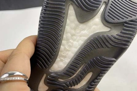 Classic adidas Yeezy Boost 380“Hylte Glow” FZ4990 1692