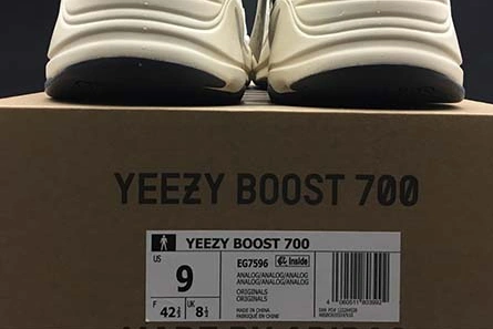 SportInspired adidas Yeezy Boost 700 Analog EG7596 1686