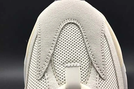 SportInspired adidas Yeezy Boost 700 Analog EG7596 1686