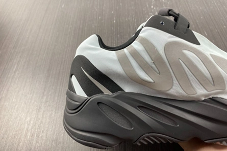 SmartChoice adidas Yeezy Boost 700 MNVN Blue Tint GZ0711 1656