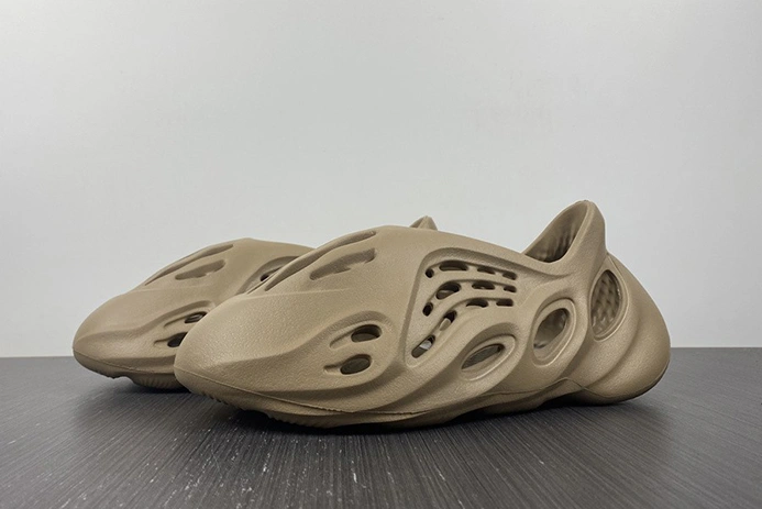 TopPick adidas Yeezy Foam RNNR Mist  GV6774 1635