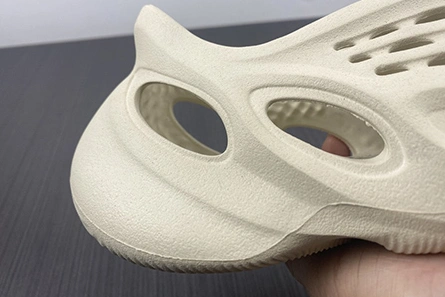adidas Yeezy Foam RNNR Sand  FY4567 Durable 1640