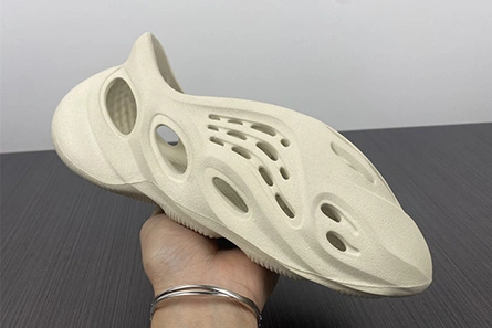 adidas Yeezy Foam RNNR Sand  FY4567 Durable 1640
