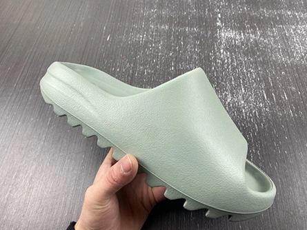 adidas Yeezy Slide Salt  ID5480 Trendsetting 2105