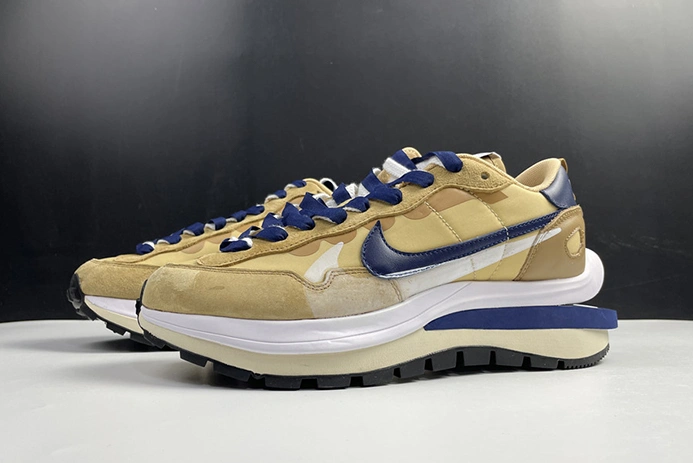 SportInspired sacai x Nike VaporWaffle Sesame Blue Void DD1875-200 1157
