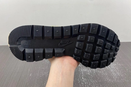 WellDesigned sacai x Nike Waffle Woven Green Gusto DR5209-300 1158