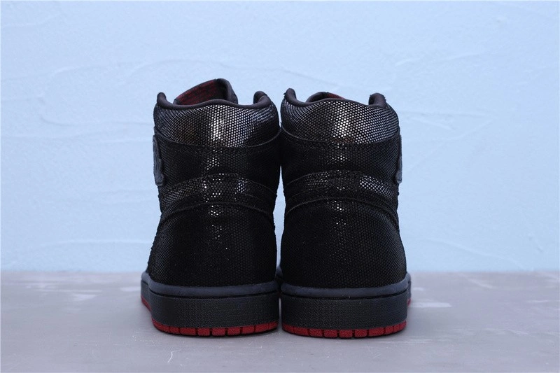 2019 AIR JORDAN 1 RETRO HIGH OG BLACK GYM RED DC7071-001
