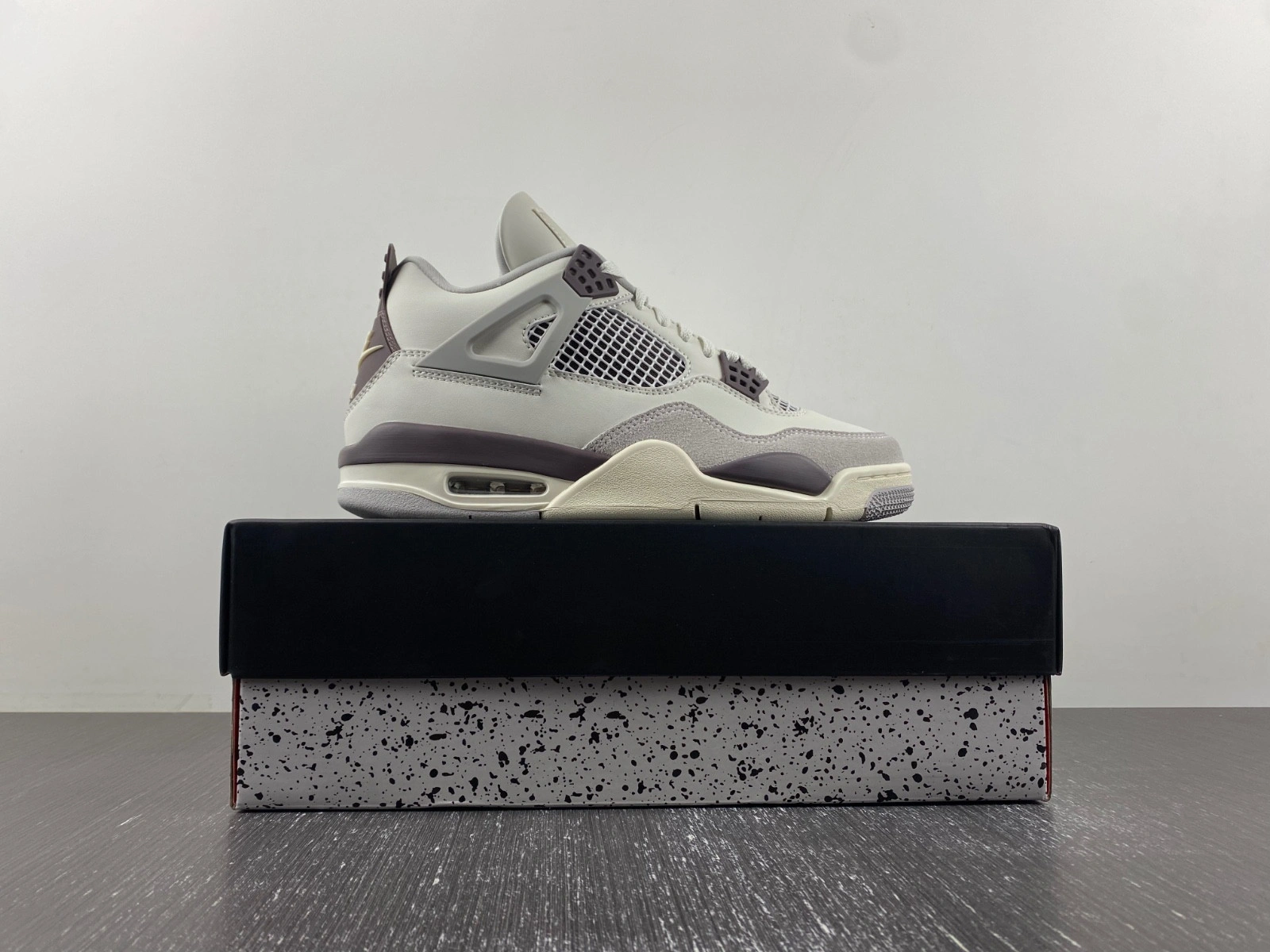 A Ma Maniere x Air Jordan 4 “Phantom”  FZ4810-001