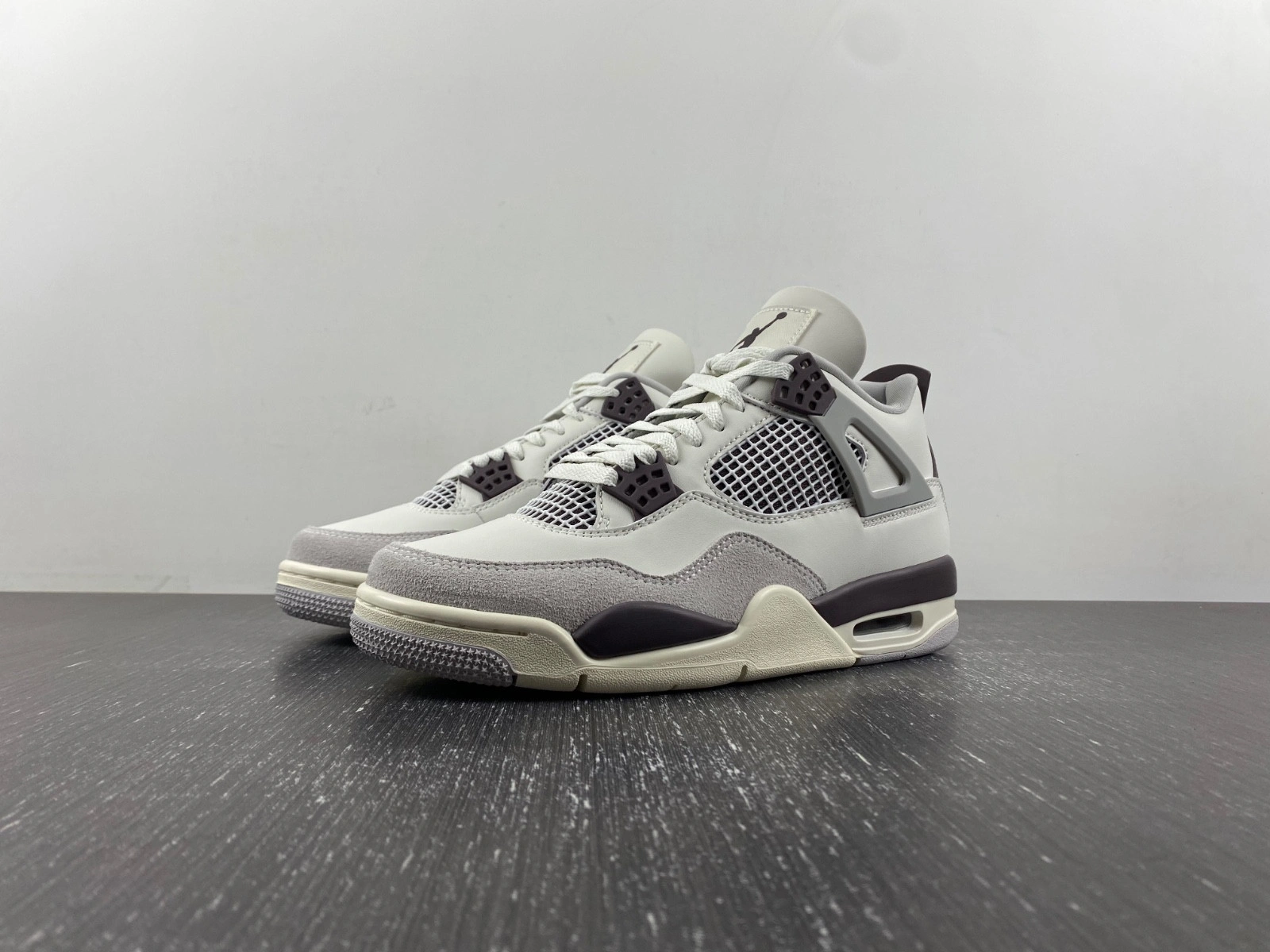 A Ma Maniere x Air Jordan 4 “Phantom”  FZ4810-001