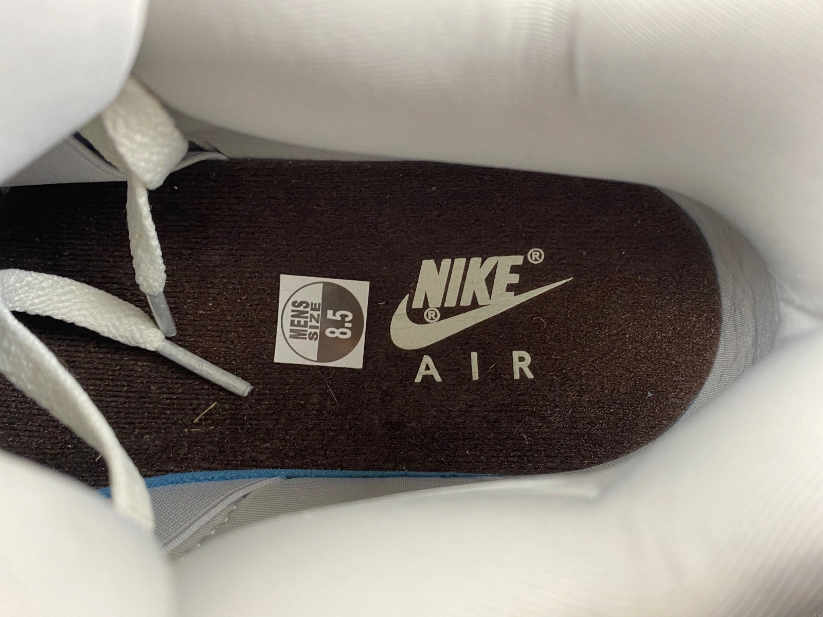 A Ma Maniere x Air Jordan 4 “Phantom”  FZ4810-001