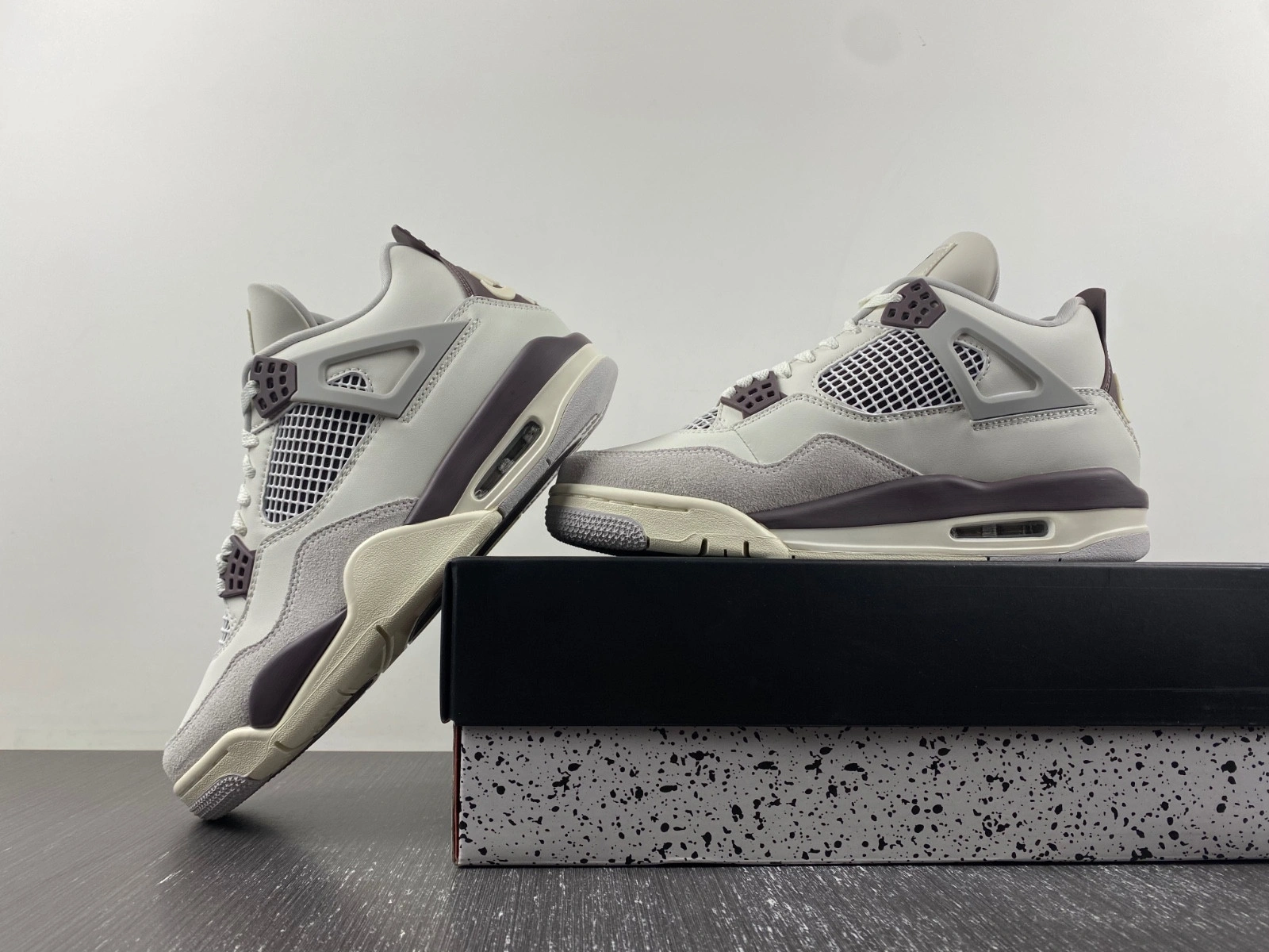A Ma Maniere x Air Jordan 4 “Phantom”  FZ4810-001