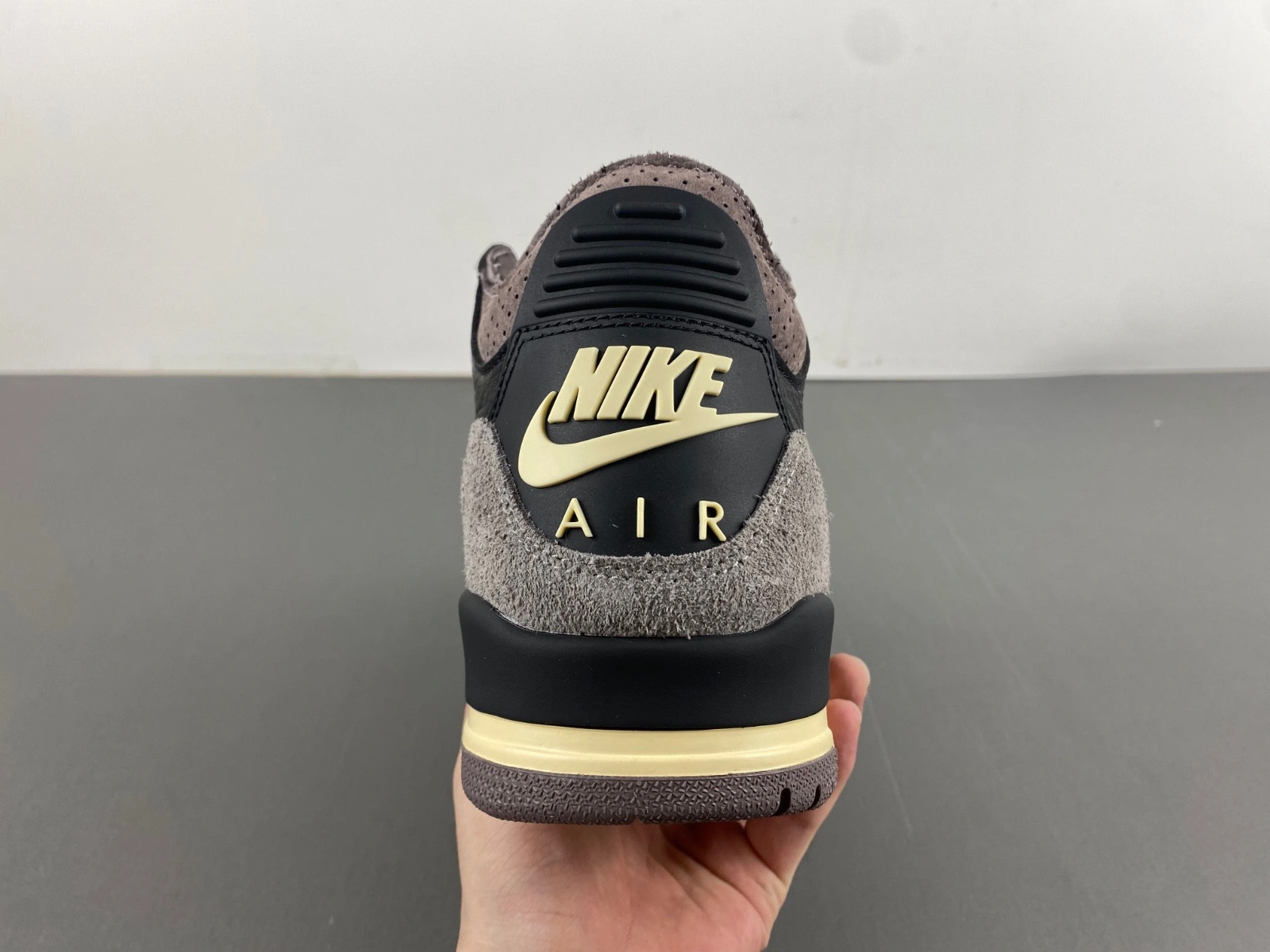 A Ma Maniére Air Jordan 3 Black FZ4811-001