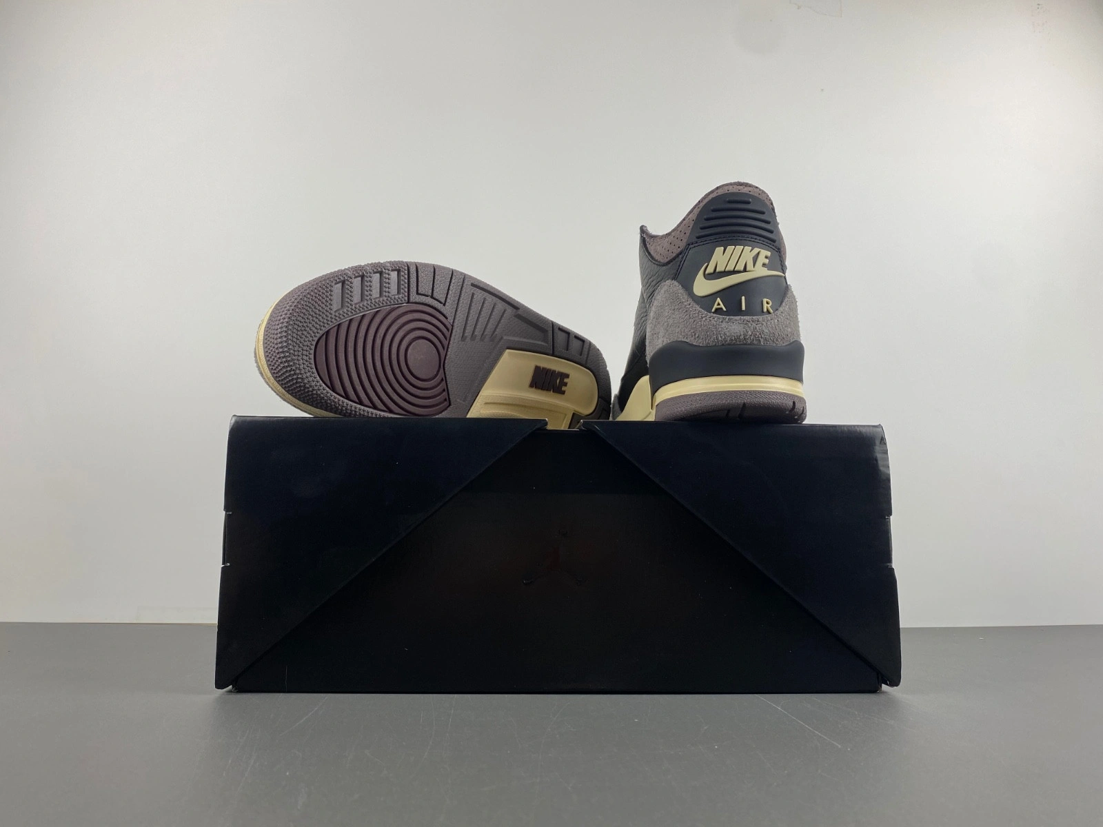 A Ma Maniére Air Jordan 3 Black FZ4811-001