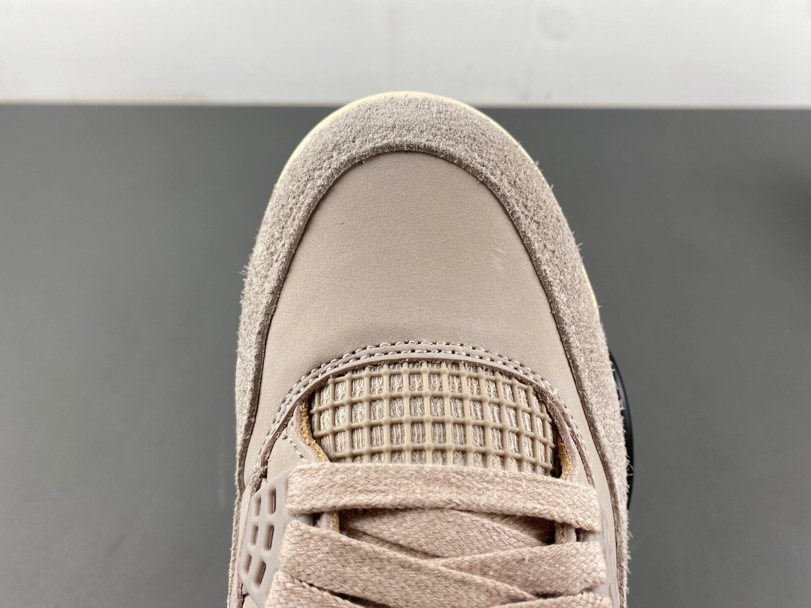 A Ma Maniére Air Jordan 4 Fossil Stone FZ4810-200