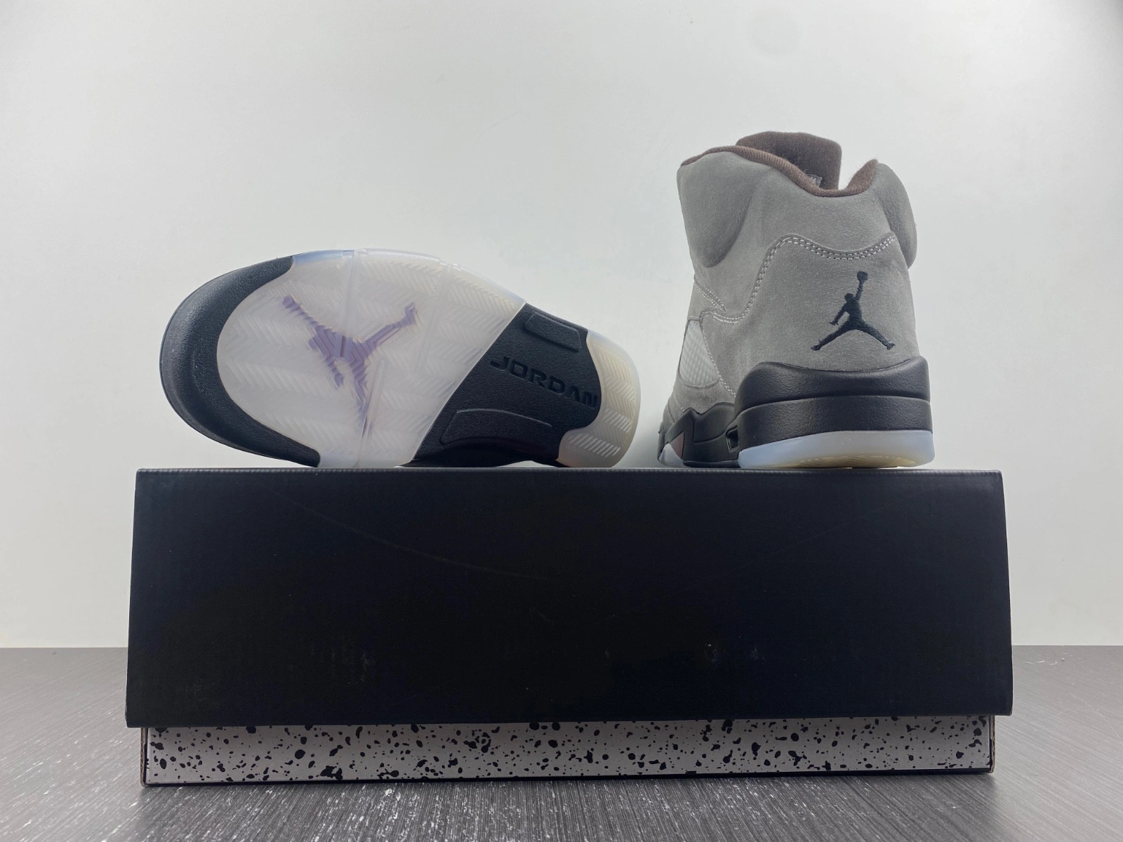 A Ma Maniére x Air Jordan 5 Light Bone FD1330-006