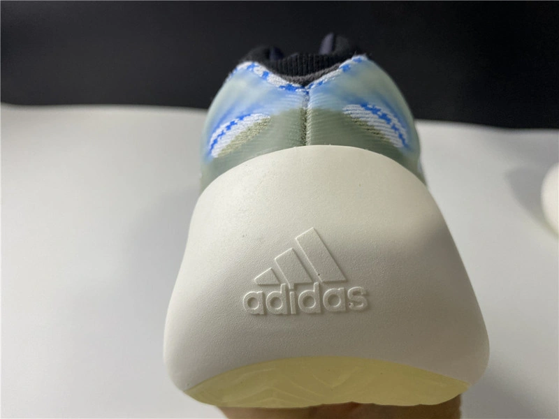 ADIDAS YEEZY BOOST 700 V3 AZARETH G54850