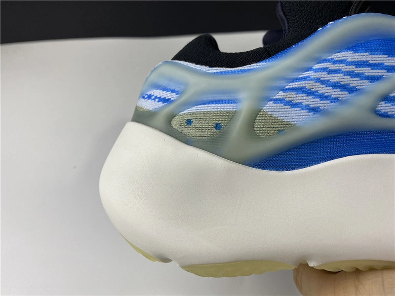 ADIDAS YEEZY BOOST 700 V3 AZARETH G54850