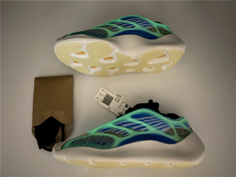 ADIDAS YEEZY BOOST 700 V3 AZARETH G54850