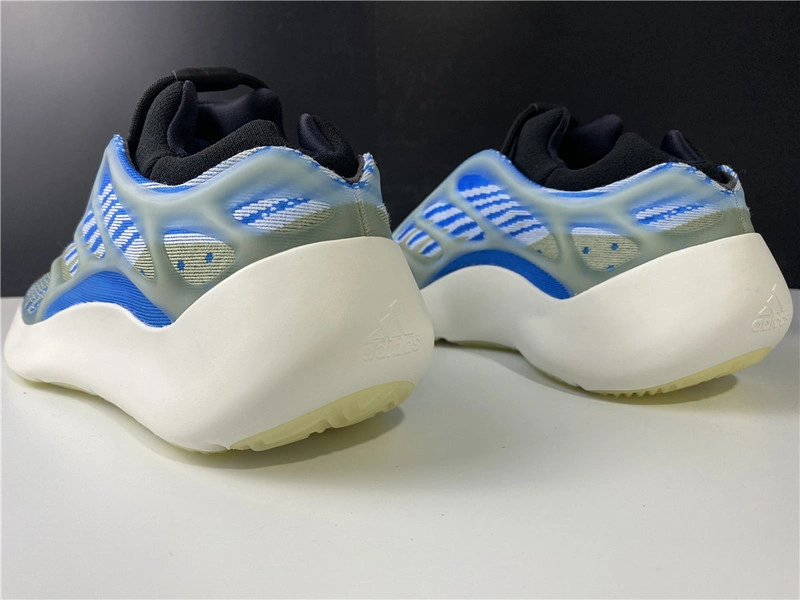 ADIDAS YEEZY BOOST 700 V3 AZARETH G54850