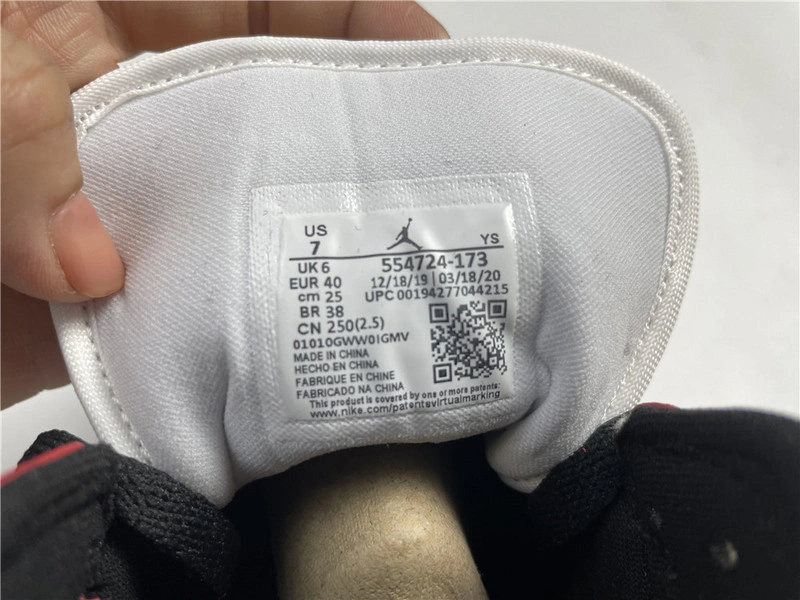 AIR JORDAN 1 MID    554724-173
