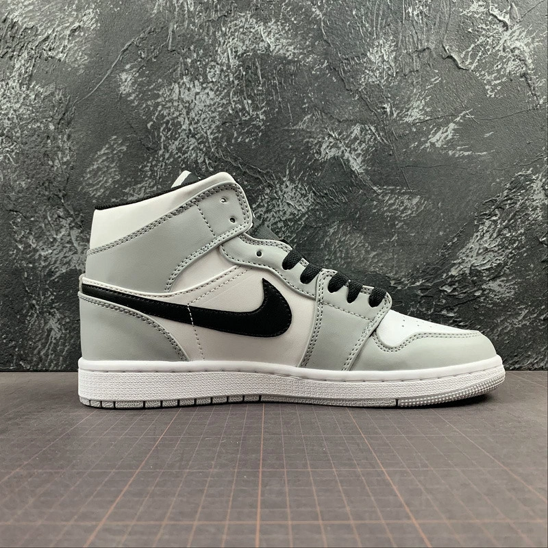 AIR JORDAN 1 MID 