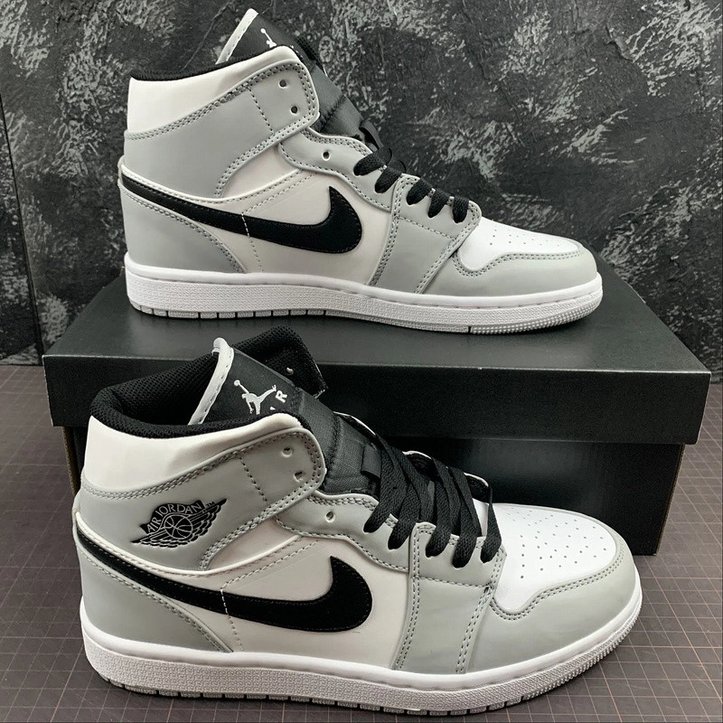 AIR JORDAN 1 MID 