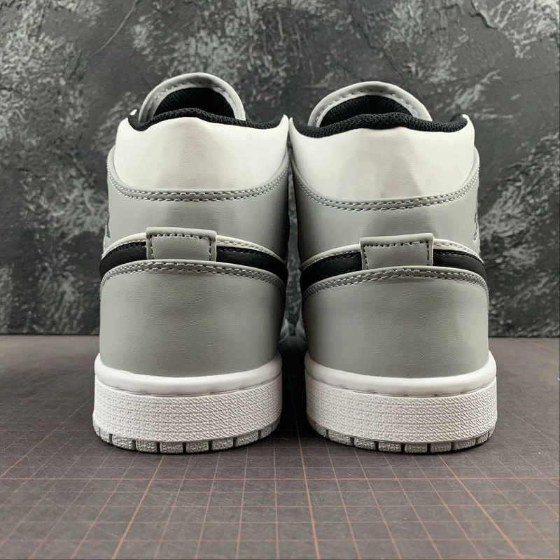 AIR JORDAN 1 MID 