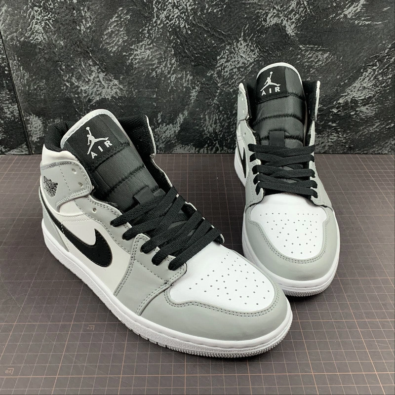 AIR JORDAN 1 MID 