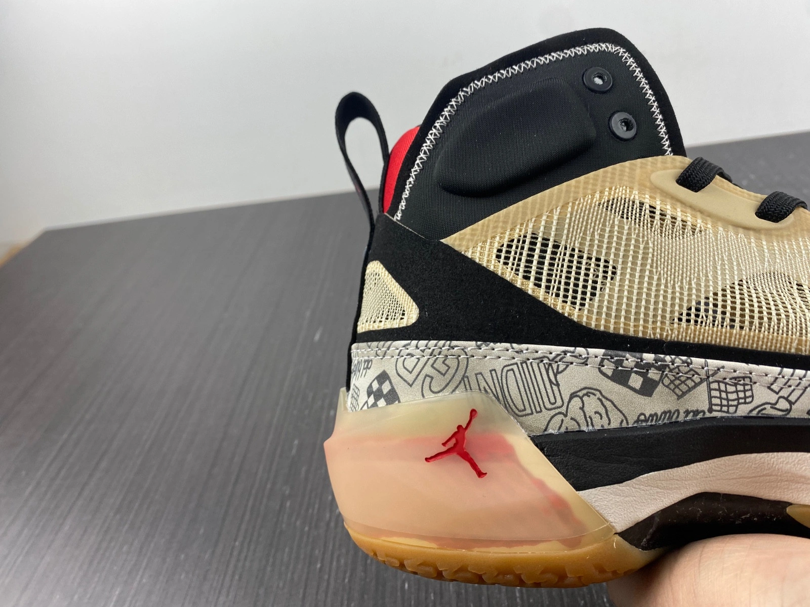 AIR JORDAN 37 'JAYSON TATUM'  DZ0812-200