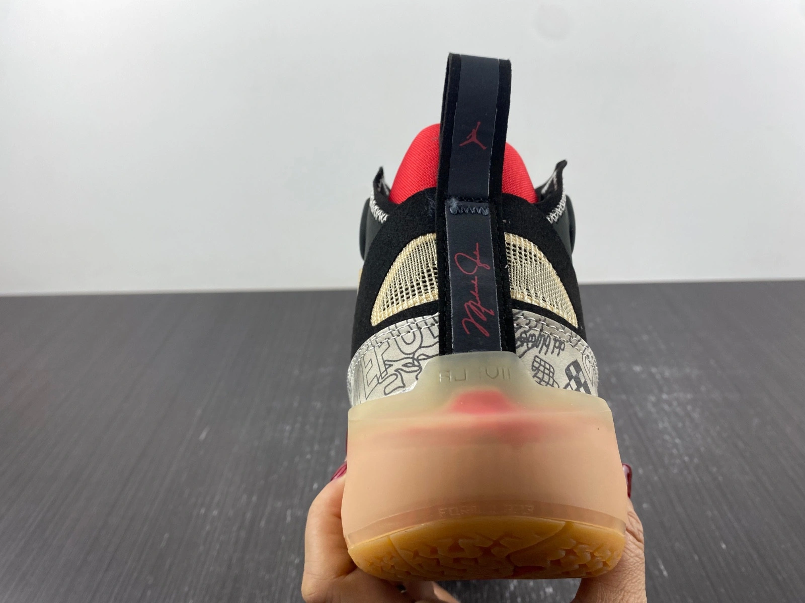 AIR JORDAN 37 'JAYSON TATUM'  DZ0812-200