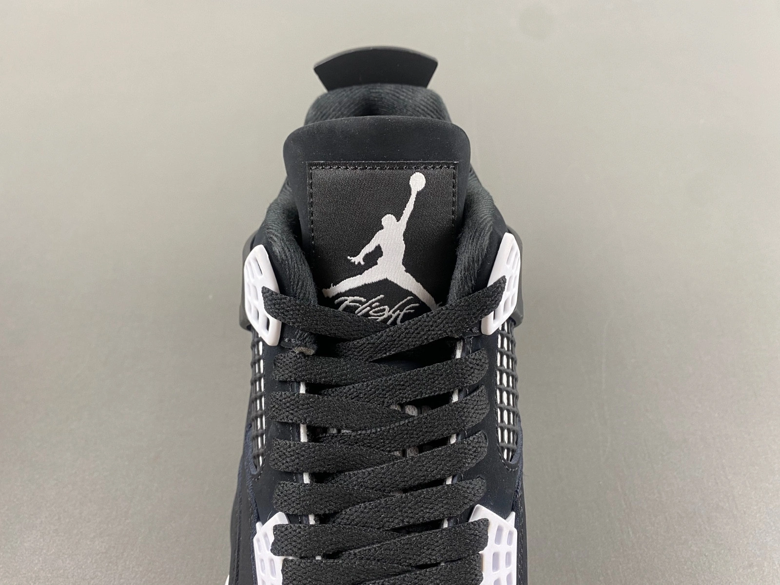 AIR JORDAN 4 RETRO 'WHITE THUNDER FQ8138-001
