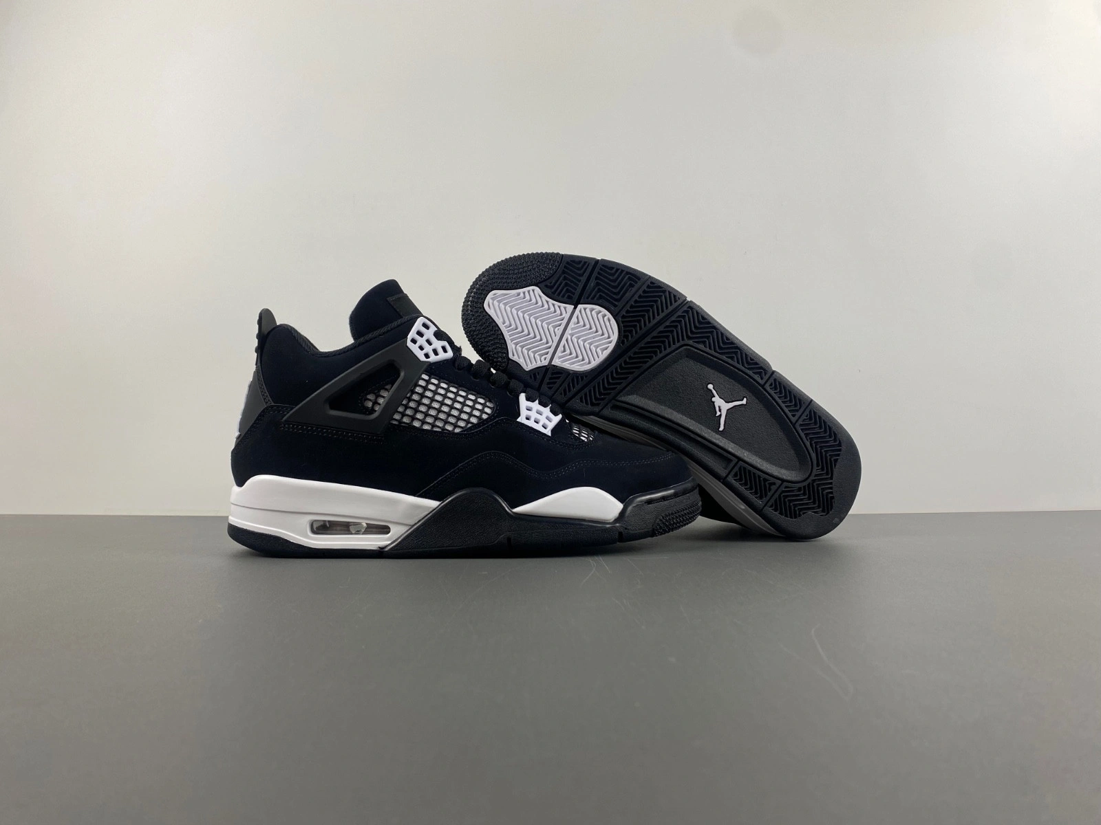 AIR JORDAN 4 RETRO 'WHITE THUNDER FQ8138-001