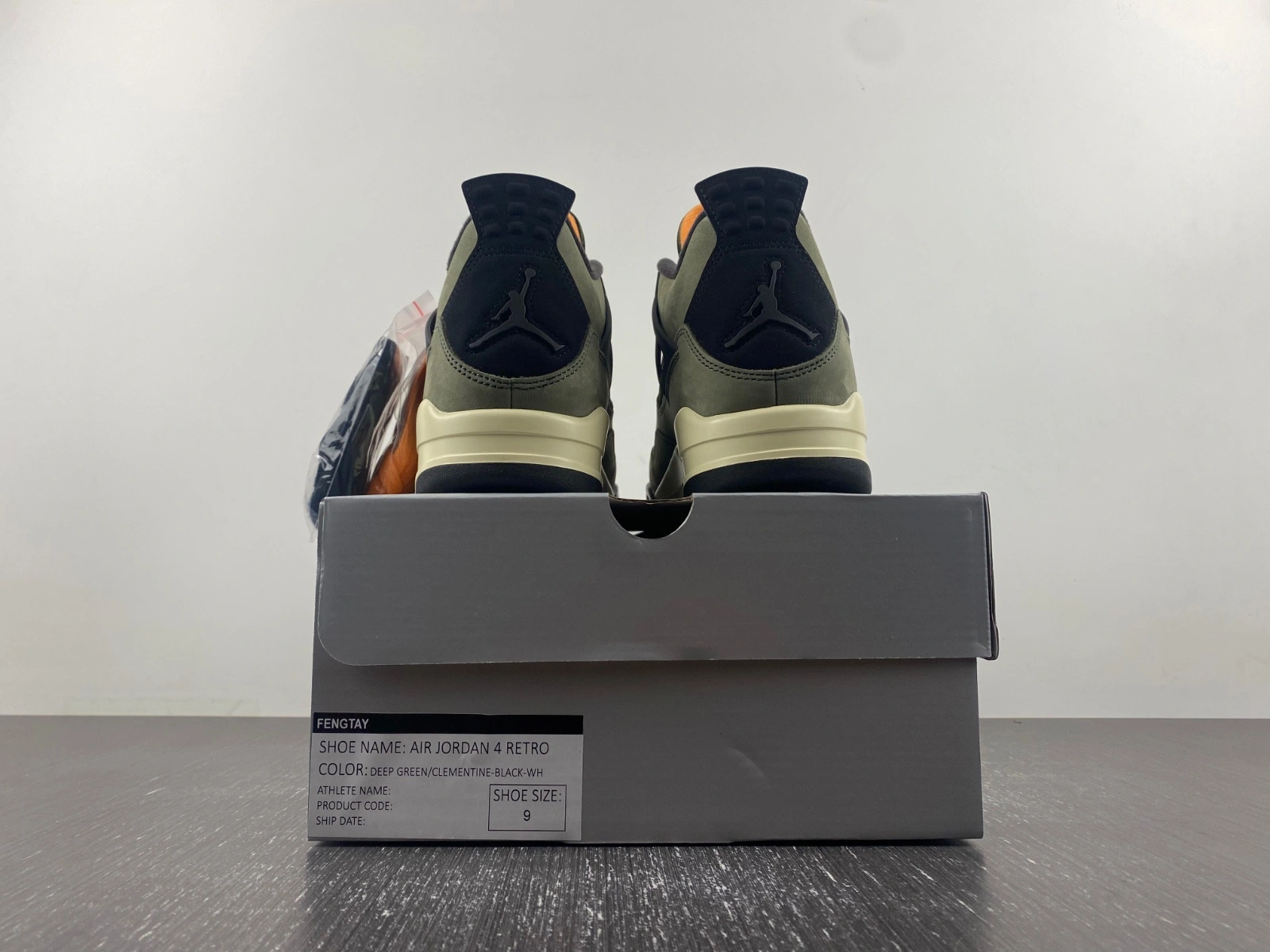 AIR JORDAN 4 RETRO