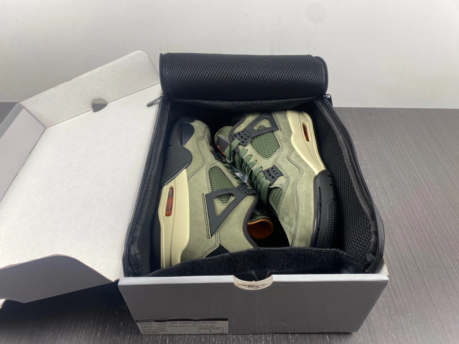AIR JORDAN 4 RETRO