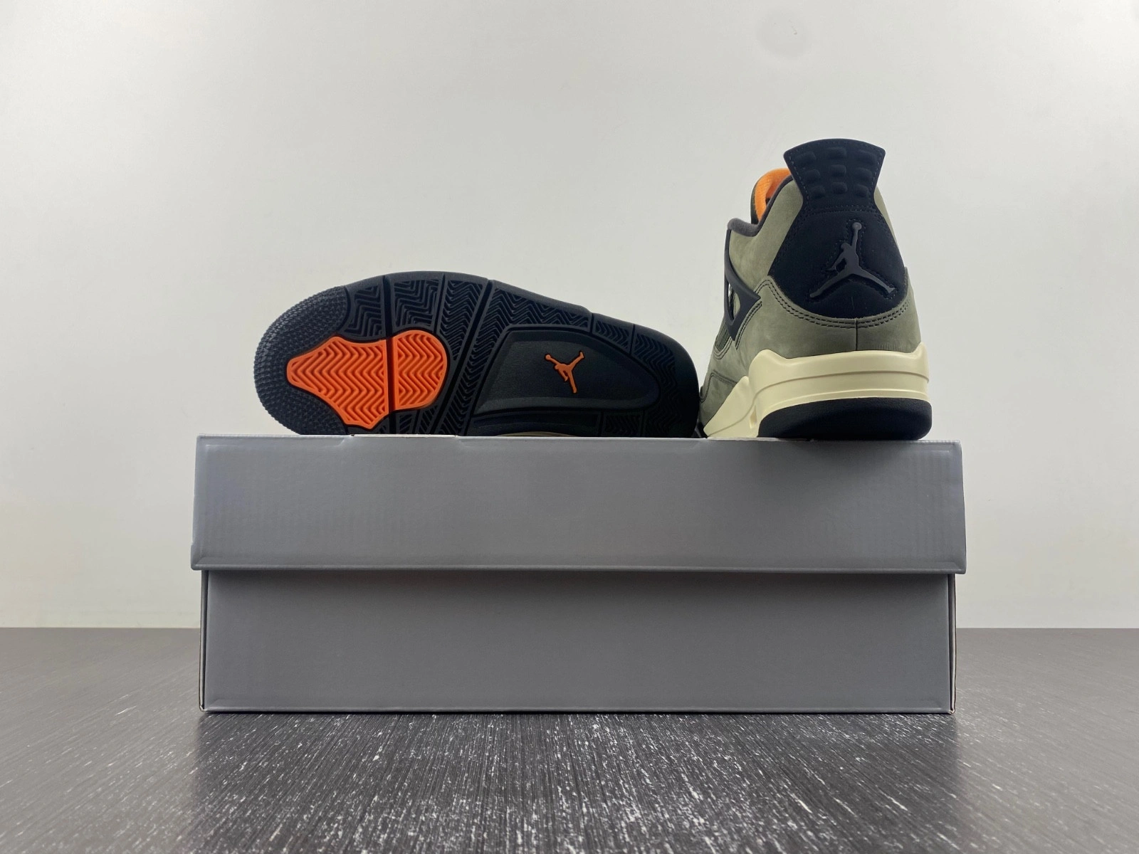 AIR JORDAN 4 RETRO