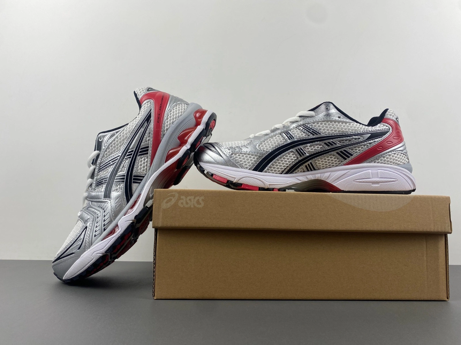 ASICS  Gel Kayano 14 'Classic Red' - 1201A019‑103
