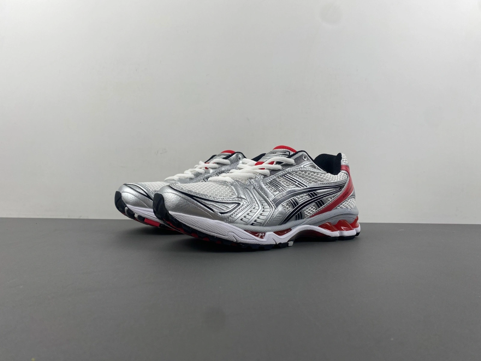ASICS  Gel Kayano 14 'Classic Red' - 1201A019‑103