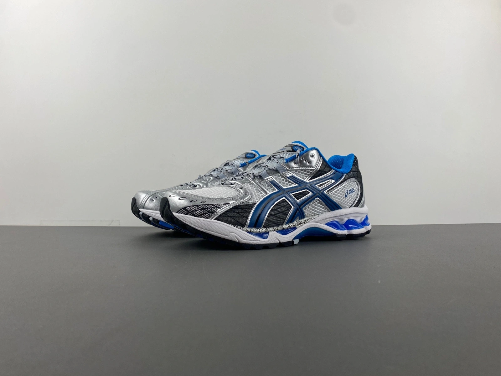 ASICS Gel-Nimbus 10.1 White Directoire Blue 1203A543-101