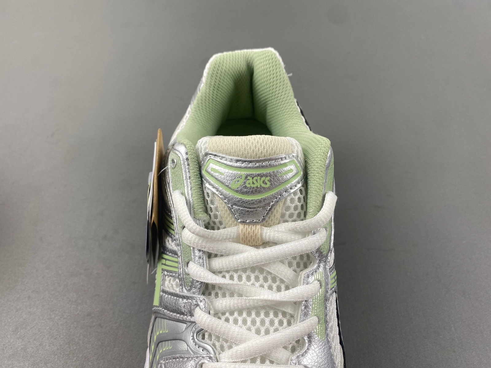 ASICS (WMNS)  Gel-Kayano 14 'Silver Green' 1202A056-105