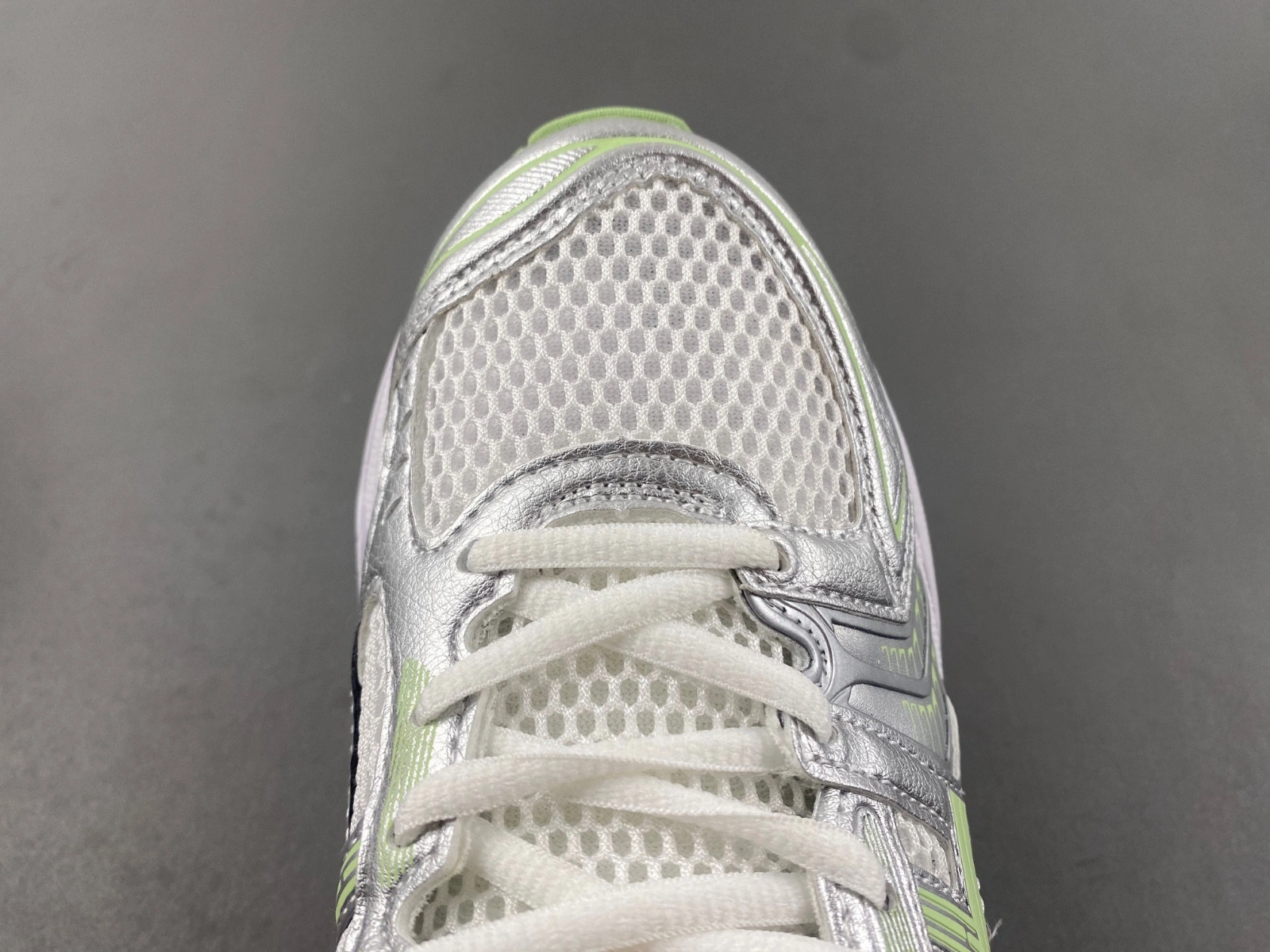 ASICS (WMNS)  Gel-Kayano 14 'Silver Green' 1202A056-105
