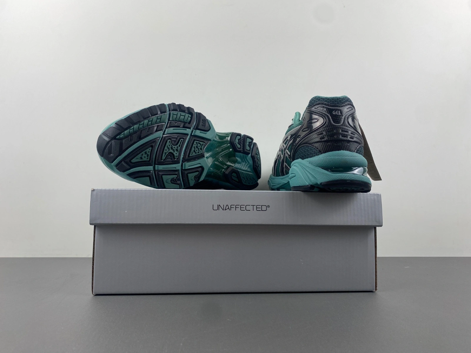 ASICS x UNAFFECTED GEL-Kayano 14 